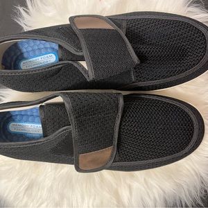 YouYun Diabetic Memory Foam Shoes.  Size:  men: 10.5 Women: 11.5